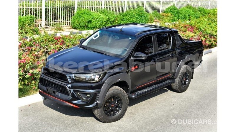 Big with watermark toyota hilux belait import dubai 2365
