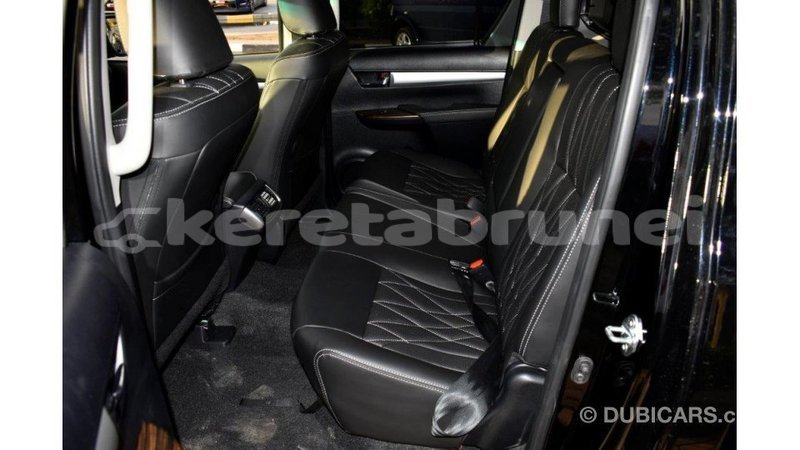 Big with watermark toyota hilux belait import dubai 2365