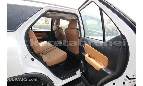 Buy Import Toyota Fortuner White Car in Import - Dubai in Belait Buy Import Toyota Fortuner White Car in Import - Dubai in Belait