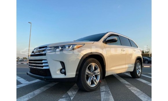 Buy Import Toyota Highlander White Car in Import - Dubai in Belait Buy Import Toyota Highlander White Car in Import - Dubai in Belait