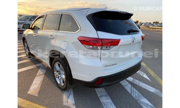 Buy Import Toyota Highlander White Car in Import - Dubai in Belait Buy Import Toyota Highlander White Car in Import - Dubai in Belait