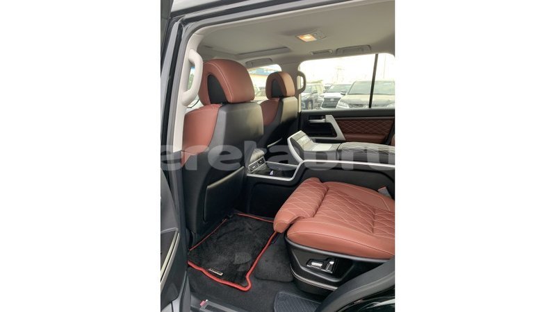 Big with watermark toyota land cruiser belait import dubai 2380