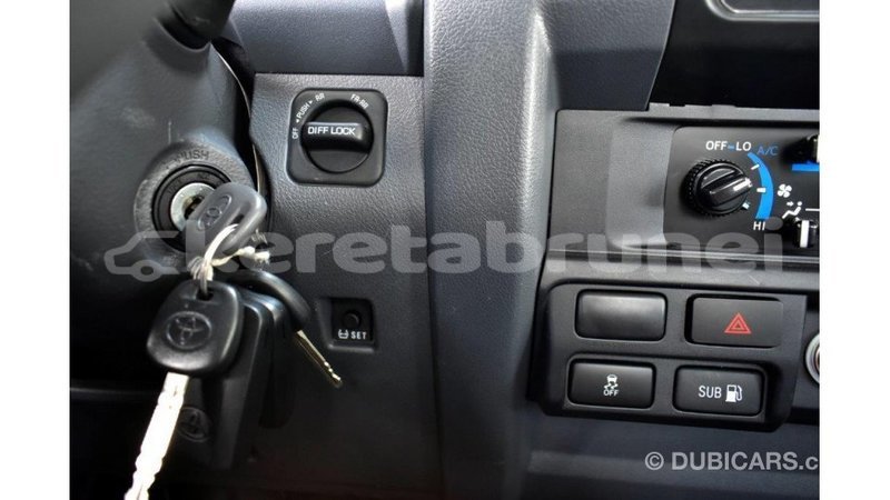 Big with watermark toyota land cruiser belait import dubai 2386