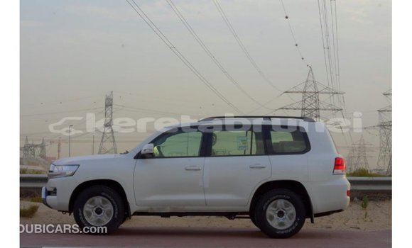 Buy Import Toyota Land Cruiser White Car in Import - Dubai in Belait Buy Import Toyota Land Cruiser White Car in Import - Dubai in Belait