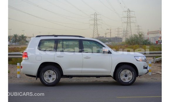 Buy Import Toyota Land Cruiser White Car in Import - Dubai in Belait Buy Import Toyota Land Cruiser White Car in Import - Dubai in Belait
