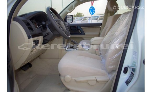 Buy Import Toyota Land Cruiser White Car in Import - Dubai in Belait Buy Import Toyota Land Cruiser White Car in Import - Dubai in Belait