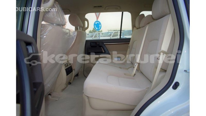 Big with watermark toyota land cruiser belait import dubai 2401