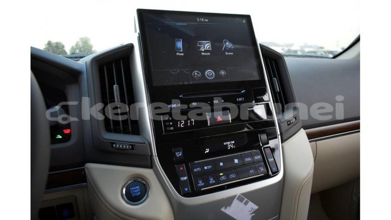 Big with watermark toyota land cruiser belait import dubai 2401