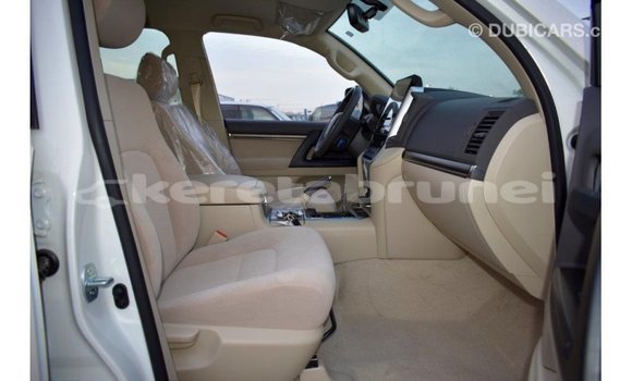 Buy Import Toyota Land Cruiser White Car in Import - Dubai in Belait Buy Import Toyota Land Cruiser White Car in Import - Dubai in Belait