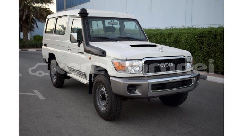 Big with watermark toyota land cruiser belait import dubai 2402