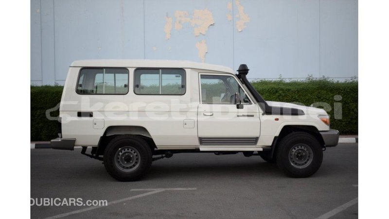 Big with watermark toyota land cruiser belait import dubai 2402