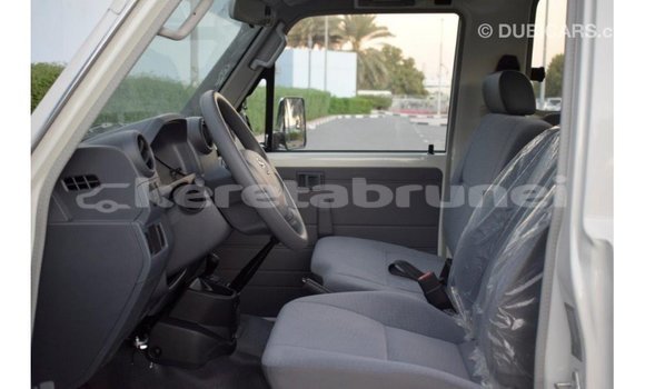 Buy Import Toyota Land Cruiser White Car in Import - Dubai in Belait Buy Import Toyota Land Cruiser White Car in Import - Dubai in Belait