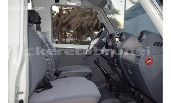 Buy Import Toyota Land Cruiser White Car in Import - Dubai in Belait Buy Import Toyota Land Cruiser White Car in Import - Dubai in Belait