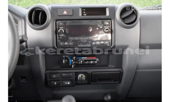 Buy Import Toyota Land Cruiser White Car in Import - Dubai in Belait Buy Import Toyota Land Cruiser White Car in Import - Dubai in Belait
