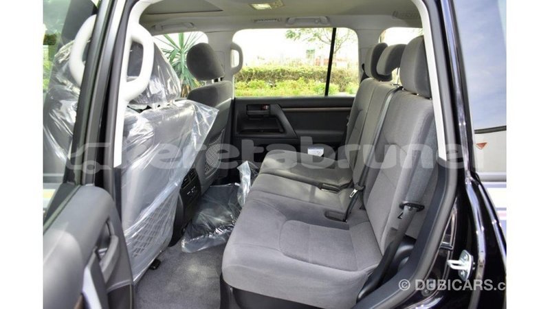 Big with watermark toyota land cruiser belait import dubai 2410