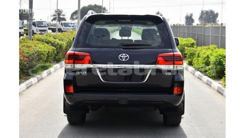 Big with watermark toyota land cruiser belait import dubai 2410