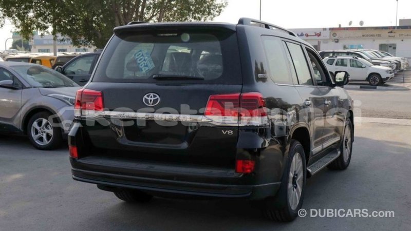 Big with watermark toyota land cruiser belait import dubai 2411