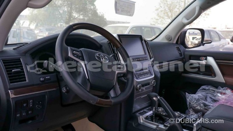 Big with watermark toyota land cruiser belait import dubai 2411