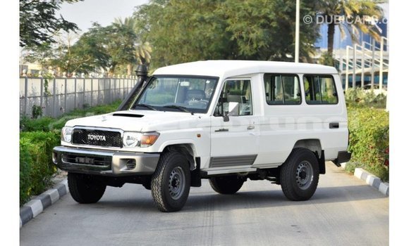 Buy Import Toyota Land Cruiser White Car in Import - Dubai in Belait Buy Import Toyota Land Cruiser White Car in Import - Dubai in Belait