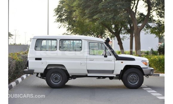 Buy Import Toyota Land Cruiser White Car in Import - Dubai in Belait Buy Import Toyota Land Cruiser White Car in Import - Dubai in Belait