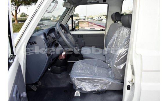 Buy Import Toyota Land Cruiser White Car in Import - Dubai in Belait Buy Import Toyota Land Cruiser White Car in Import - Dubai in Belait