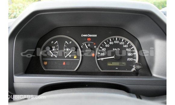 Buy Import Toyota Land Cruiser White Car in Import - Dubai in Belait Buy Import Toyota Land Cruiser White Car in Import - Dubai in Belait