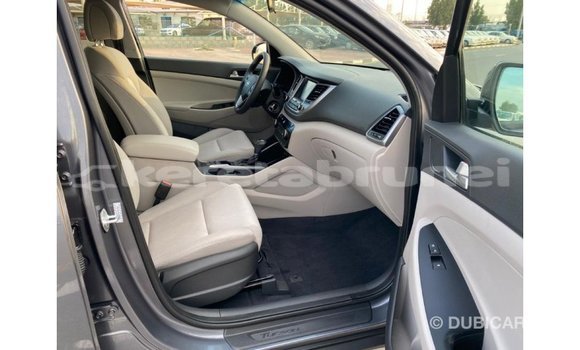 Buy Import Hyundai Tucson White Car in Import - Dubai in Belait Buy Import Hyundai Tucson White Car in Import - Dubai in Belait