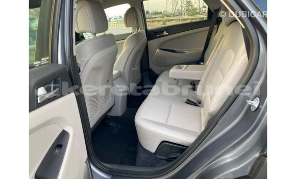 Buy Import Hyundai Tucson White Car in Import - Dubai in Belait Buy Import Hyundai Tucson White Car in Import - Dubai in Belait