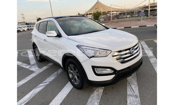Buy Import Hyundai Santa Fe White Car in Import - Dubai in Belait Buy Import Hyundai Santa Fe White Car in Import - Dubai in Belait