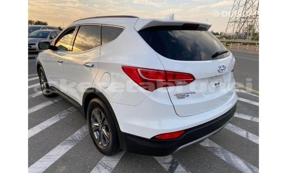 Buy Import Hyundai Santa Fe White Car in Import - Dubai in Belait Buy Import Hyundai Santa Fe White Car in Import - Dubai in Belait