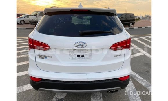 Buy Import Hyundai Santa Fe White Car in Import - Dubai in Belait Buy Import Hyundai Santa Fe White Car in Import - Dubai in Belait