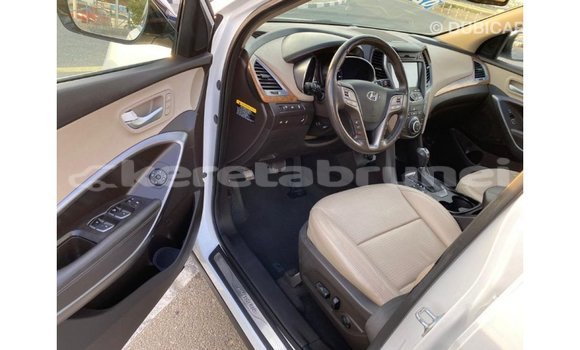 Buy Import Hyundai Santa Fe White Car in Import - Dubai in Belait Buy Import Hyundai Santa Fe White Car in Import - Dubai in Belait