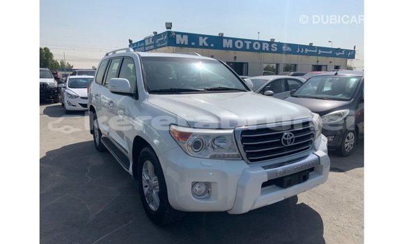 Buy Import Toyota Land Cruiser White Car in Import - Dubai in Belait Buy Import Toyota Land Cruiser White Car in Import - Dubai in Belait