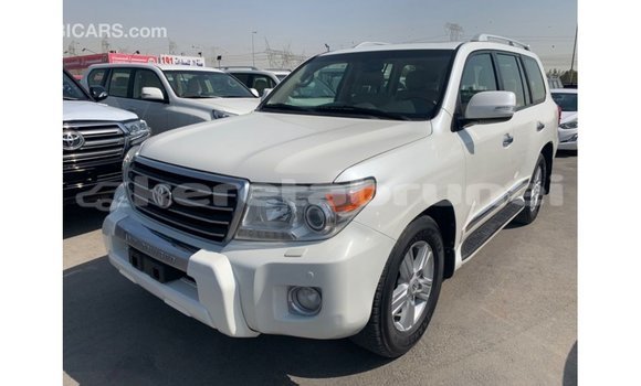 Buy Import Toyota Land Cruiser White Car in Import - Dubai in Belait Buy Import Toyota Land Cruiser White Car in Import - Dubai in Belait