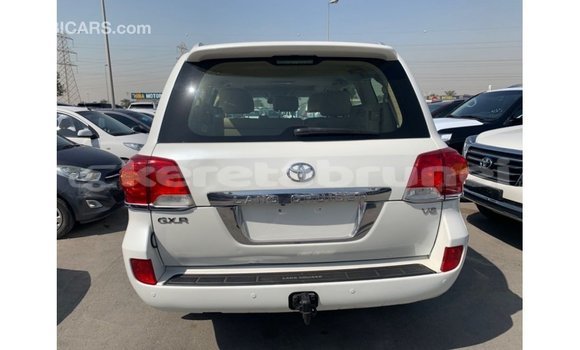 Buy Import Toyota Land Cruiser White Car in Import - Dubai in Belait Buy Import Toyota Land Cruiser White Car in Import - Dubai in Belait