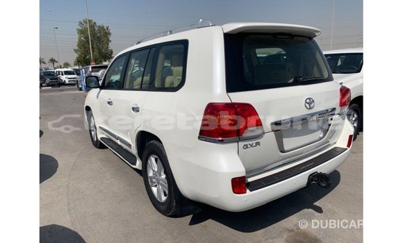 Buy Import Toyota Land Cruiser White Car in Import - Dubai in Belait Buy Import Toyota Land Cruiser White Car in Import - Dubai in Belait