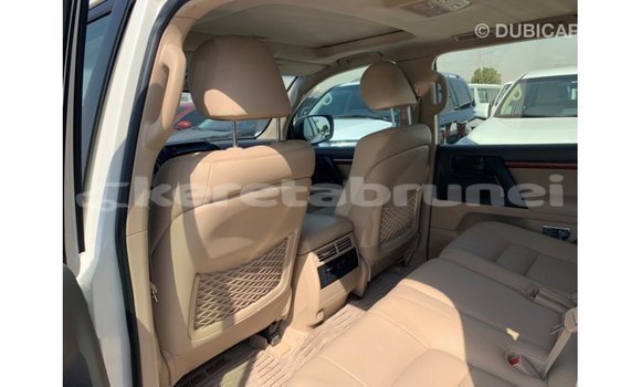 Buy Import Toyota Land Cruiser White Car in Import - Dubai in Belait Buy Import Toyota Land Cruiser White Car in Import - Dubai in Belait