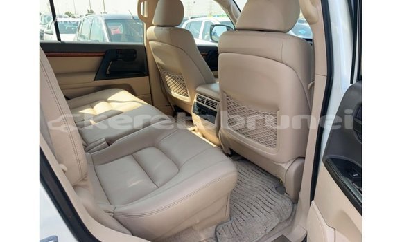 Buy Import Toyota Land Cruiser White Car in Import - Dubai in Belait Buy Import Toyota Land Cruiser White Car in Import - Dubai in Belait