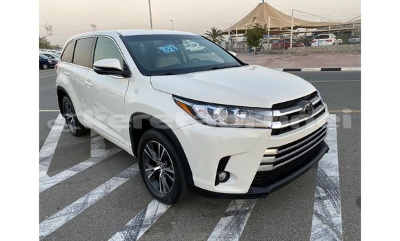 Buy Import Toyota Highlander White Car in Import - Dubai in Belait Buy Import Toyota Highlander White Car in Import - Dubai in Belait