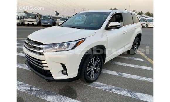 Buy Import Toyota Highlander White Car in Import - Dubai in Belait Buy Import Toyota Highlander White Car in Import - Dubai in Belait