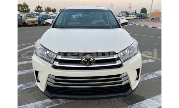 Buy Import Toyota Highlander White Car in Import - Dubai in Belait Buy Import Toyota Highlander White Car in Import - Dubai in Belait