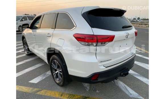 Buy Import Toyota Highlander White Car in Import - Dubai in Belait Buy Import Toyota Highlander White Car in Import - Dubai in Belait