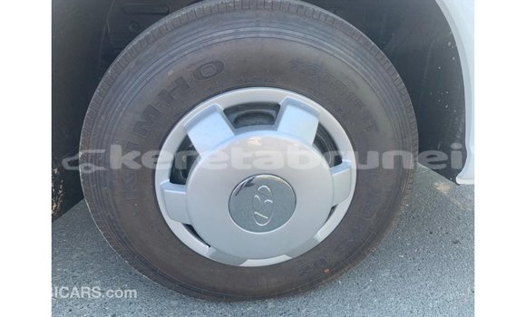 Buy Import Hyundai Accent White Car in Import - Dubai in Belait Buy Import Hyundai Accent White Car in Import - Dubai in Belait