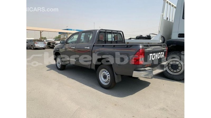 Big with watermark toyota hilux belait import dubai 2437