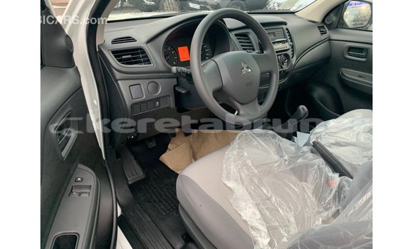 Buy Import Mitsubishi L200 White Car in Import - Dubai in Belait Buy Import Mitsubishi L200 White Car in Import - Dubai in Belait