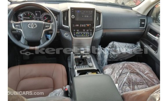 Buy Import Toyota Land Cruiser White Car in Import - Dubai in Belait Buy Import Toyota Land Cruiser White Car in Import - Dubai in Belait
