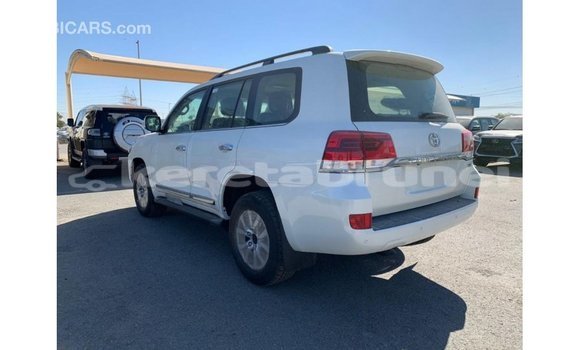 Buy Import Toyota Land Cruiser White Car in Import - Dubai in Belait Buy Import Toyota Land Cruiser White Car in Import - Dubai in Belait