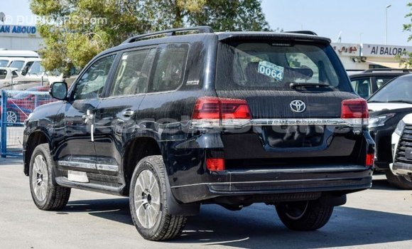Buy Import Toyota Land Cruiser Black Car in Import - Dubai in Belait Buy Import Toyota Land Cruiser Black Car in Import - Dubai in Belait