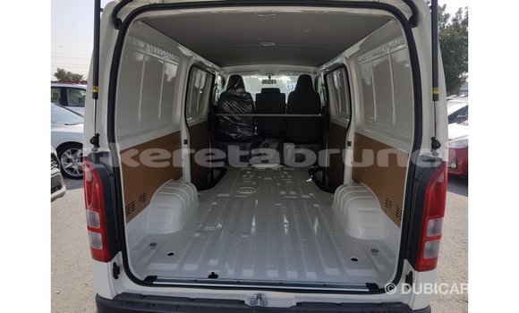 Buy Import Toyota DA White Truck in Import - Dubai in Belait Buy Import Toyota DA White Truck in Import - Dubai in Belait