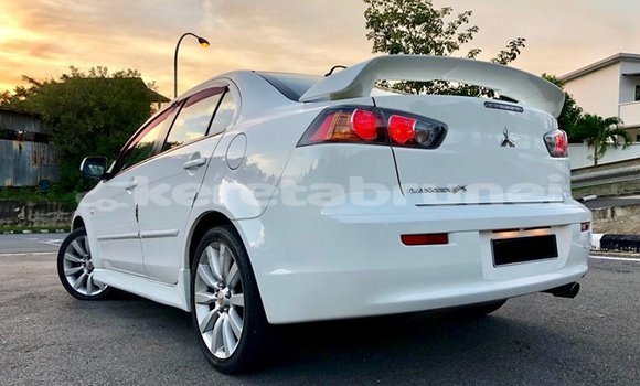 Buy Used Mitsubishi Lancer White Car in Bandar Seri Begawan in Brunei-Muara Buy Used Mitsubishi Lancer White Car in Bandar Seri Begawan in Brunei-Muara